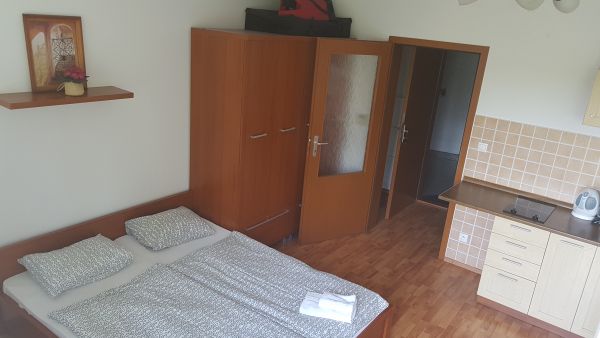 Interir - pohad od okna 