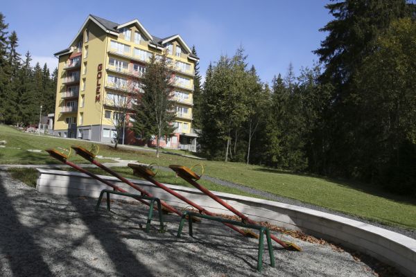 Hotel Golem a jeho okolie - hojdaky