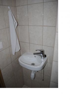 Interi�r apartm�nu - um�vadlo vo WC