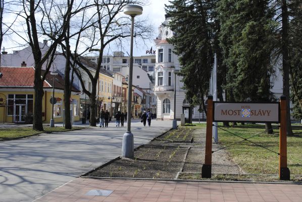 Blzke okolie apartmnu - vchod do parku